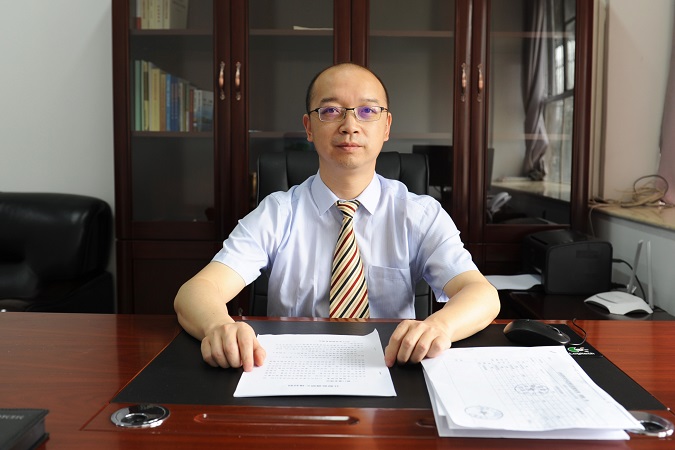 党委委员副院长杨波